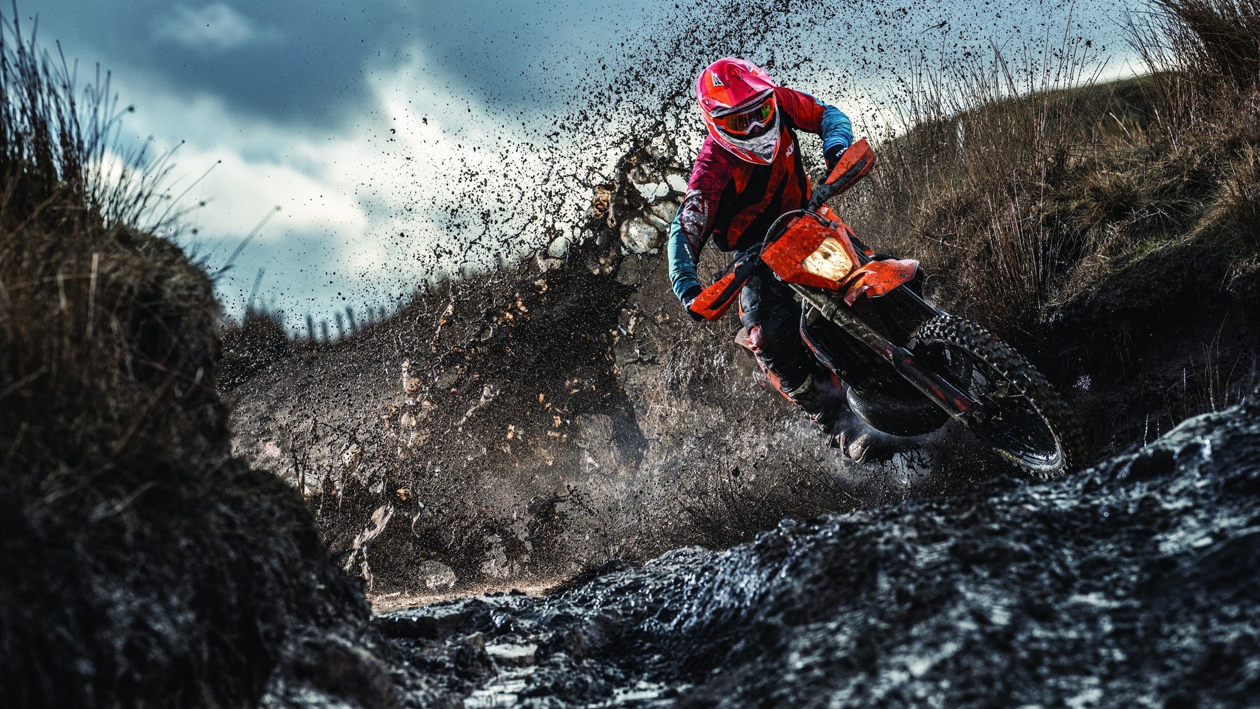 开云在线-夜间水上漂移大赛，灯光与水流的激情碰撞，水上漂流是什么