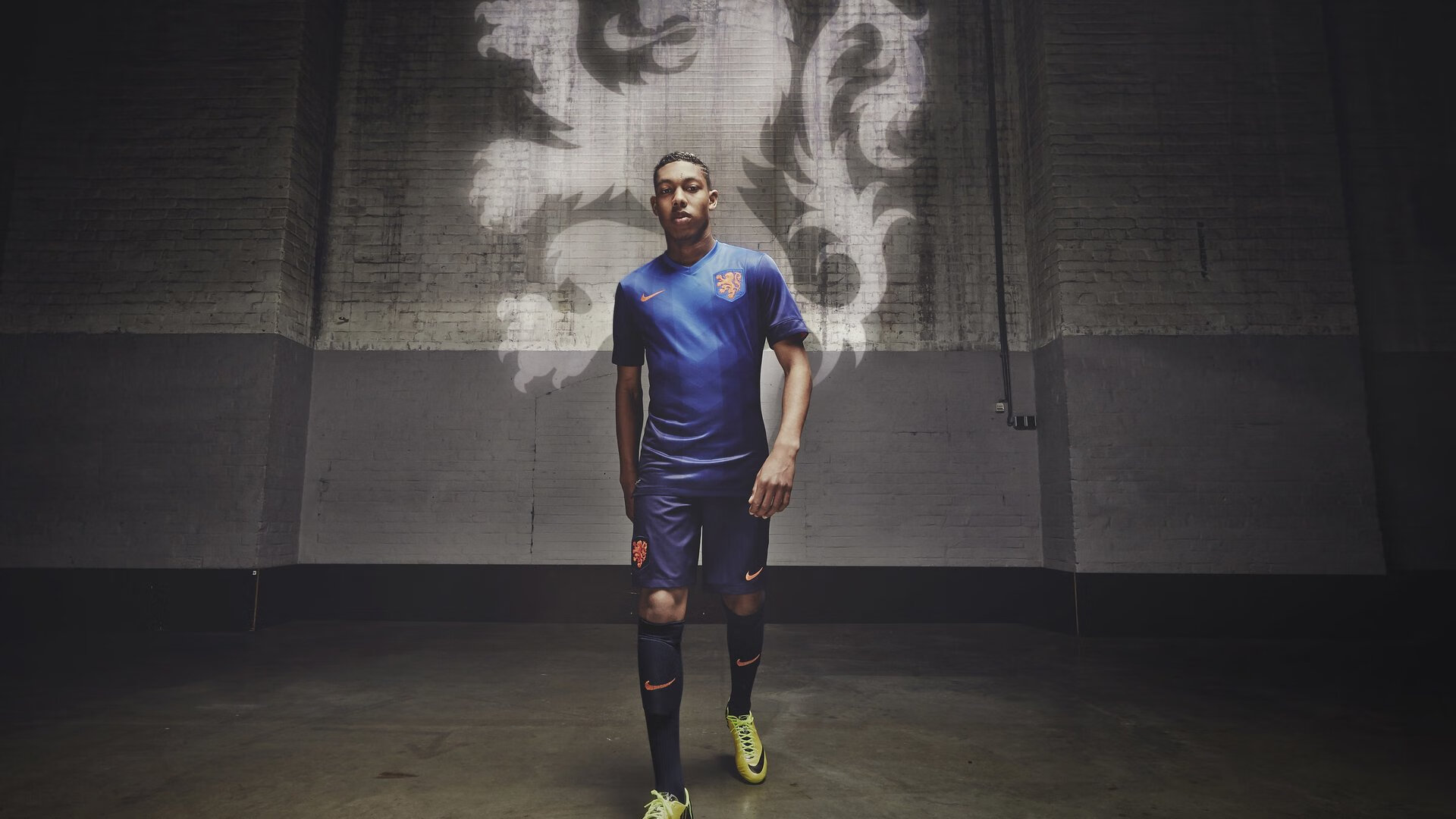 意甲战术演变，注重控球与防守结合，意甲战术强在哪里