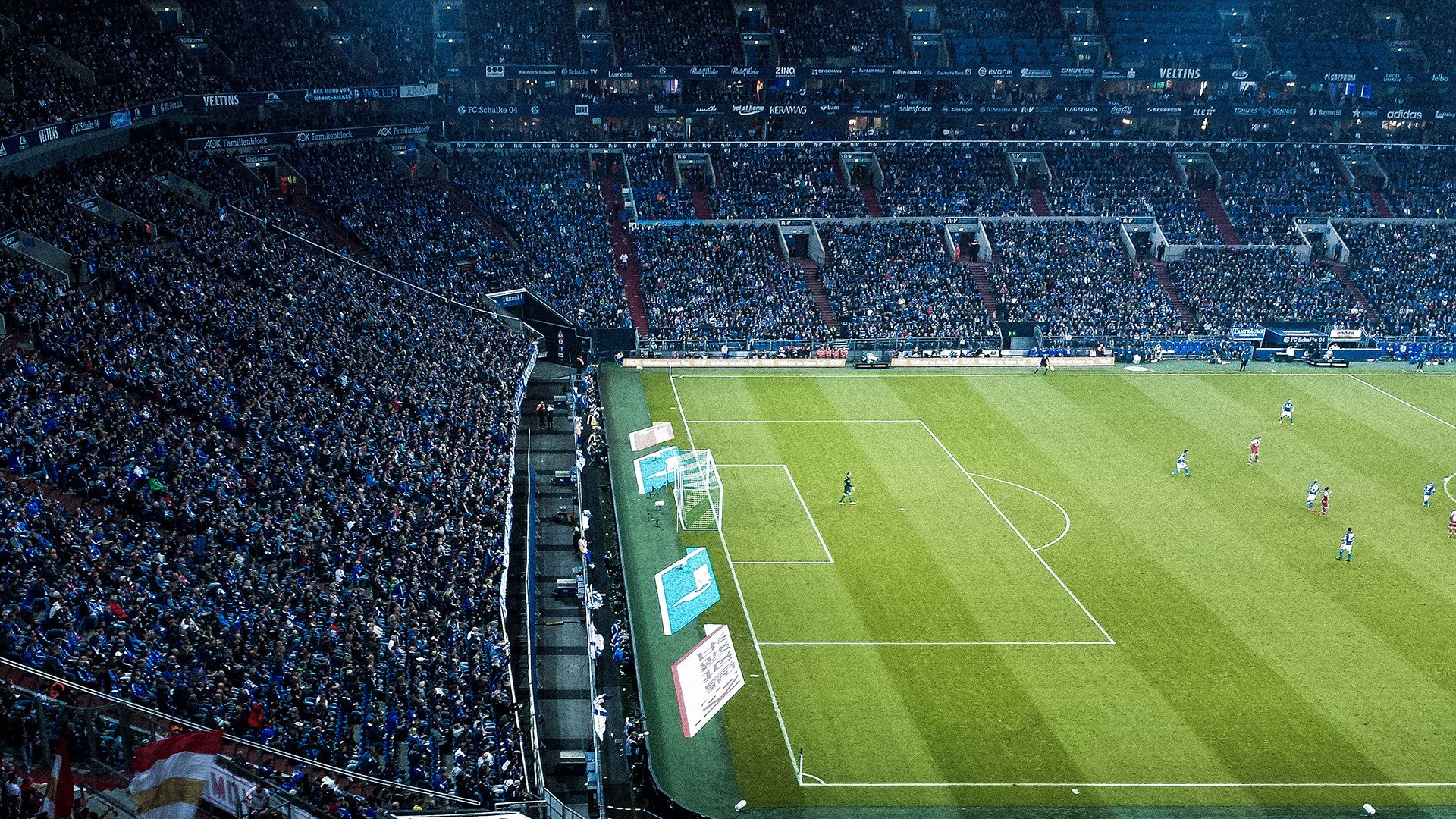 最新积分榜：皇马继续领跑，巴萨紧追不舍，皇马巴萨积分相同